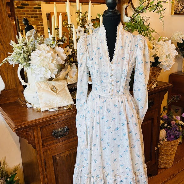 SALE Gunne Sax Style Dress, Vintage 1970's Prairie Dress, White and Blue Floral, Size S