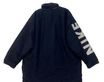 Giacca vintage in nylon con grande logo ricamato Nike Swoosh