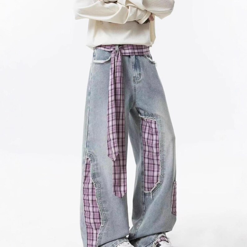 Plaid Patch Jeans | Wide Leg Denim Ribbon Detail | Daily Wear | Y2K Street Style

Wide leg denim jeans with plaid patch design and ribbon detail, perfect for casual outfits and Y2K street style fashion.