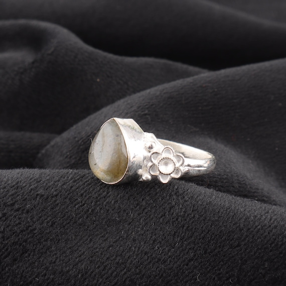 Handmade Labradorite Ring: 925 Sterling Silver Fire Gemstone Jewelry