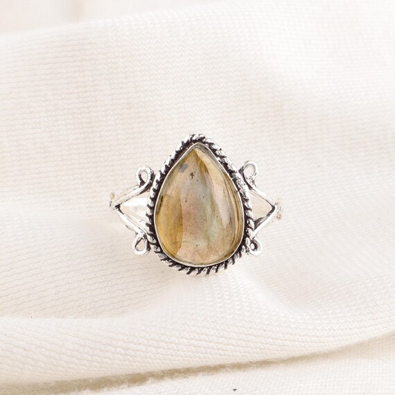 Handmade Labradorite Ring: 925 Sterling Silver Fire Gemstone Jewelry