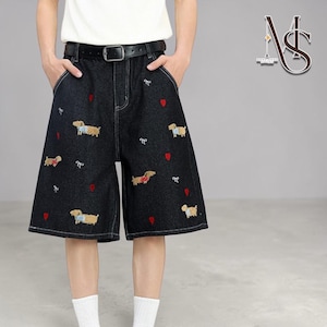 Baggy Denim Jorts | Loose Fit Streetwear Shorts | Daily Wear | Y2K Casual Style

Baggy denim jorts with loose fit silhouette and embroidered Y2K inspired streetwear style.
