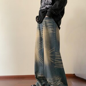 Retro Washed Jeans | Loose Straight Leg Denim | Daily Wear | Y2K Streetwear Style

Vintage washed jeans with loose straight leg retro streetwear style