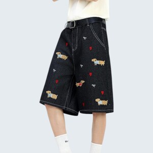 Baggy Denim Jorts | Loose Fit Streetwear Shorts | Daily Wear | Y2K Casual Style

Baggy denim jorts with loose fit silhouette and embroidered Y2K inspired streetwear style.
