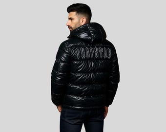 Jaqueta Trapstar Irongate Puffer: Casaco com capuz bolha preto brilhante