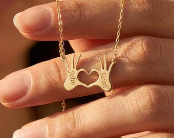 Personalized Hand Sign Heart Necklace,Dainty Heart Necklace with Name, Heart Name Necklace for Women,Name Jewelry, Baby Girl Gift with Heart