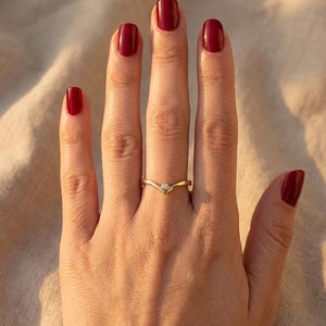 Chevron Solitaire Stacking Ring - 14k Gold Filled V shaped Ring, Marquise Ring, Minimalist Stacking Ring, Wave Ring, Herringbone Ring