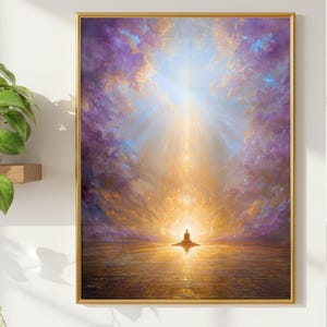 Op de afbeelding: Een ingelijste kunstdruk die een serene scène weergeeft van een persoon die in een gouden licht mediteert. Het kunstwerk heeft een levendig kleurenpalet van goud, paars en blauw, met een helder licht dat van bovenaf uitstraalt. De print is ingekaderd in een gouden lijst.