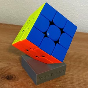 Soporte personalizado para cubo de Rubik – Soporte para speedcube con nombre personalizado – Exhibidor impreso en 3D – Regalo ideal para cuberos – Varios colores