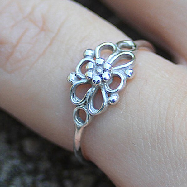 Sterling silver filigree flower ring, flower ring, women, statement rings, eco friendly, bridesmaid gift, midi rings, stackable rings