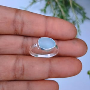 Ring aus türkisfarbenem Chalcedon-Meeresglas | Handgefertigter Ring aus 925er Sterlingsilber | Minimalistischer Boho-Schmuck