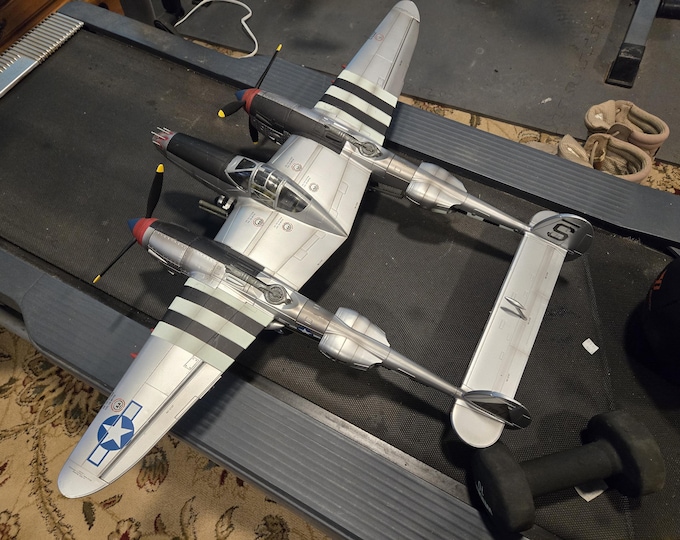 Maquette Avion 1/18 P-38 Lightning WWII – Ultimate Soldier, édition Limitée