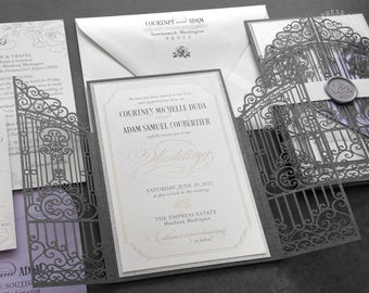 Muestra de invitación de boda de puerta cortada con láser / Plata y púrpura lavanda / Invitación adornada elegante