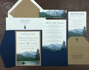 Muestra de invitación de boda del desierto del lago / Estilo plegable plano o de bolsillo / Montañas rústicas y árboles / Invitación de bolsillo