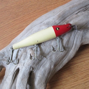 Antique Wooden Fishing Lure, Creek Chub Bait Company Pikie Minnow #702 in Red and White pattern