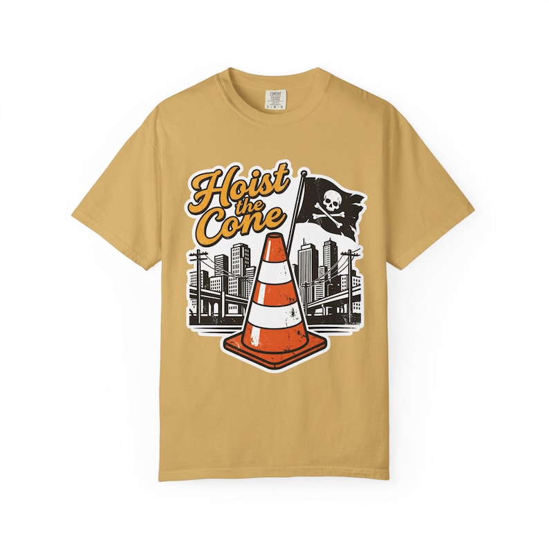 Maglietta grafica Hoist The Cone: maglietta streetwear vintage dai colori confortevoli e lavabili Mustard