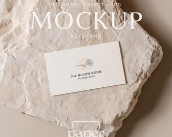 Mockup di biglietto da visita 3,5x2, segnaposto PSD, modello di cancelleria effetto pietra naturale (download digitale)