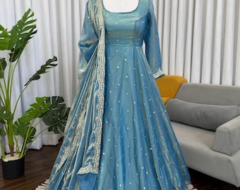 Conjunto Anarkali de seda crocante bordada | Roupa para festa de casamento indiana