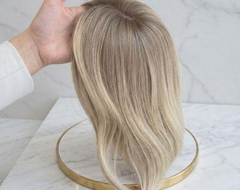Postizo de cabello humano con balayage rubio ceniza / Base de seda virgen con clip