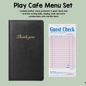 K&ouml;nnte beinhalten: Ein schwarzer Leder-Scheckhalter mit goldfarbenem Schriftzug "Thank you" und ein G&auml;stequittungsblock. Der G&auml;stequittungsblock hat ein blaues und rosa Rasterdesign mit den Worten "Guest Check" oben.