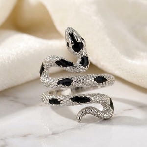 Adjustable Snake Ring Unisex | Rhinestone Zinc Alloy Cocktail Ring | Creative Animal Party Jewelry | Halloween Christmas Gift Her