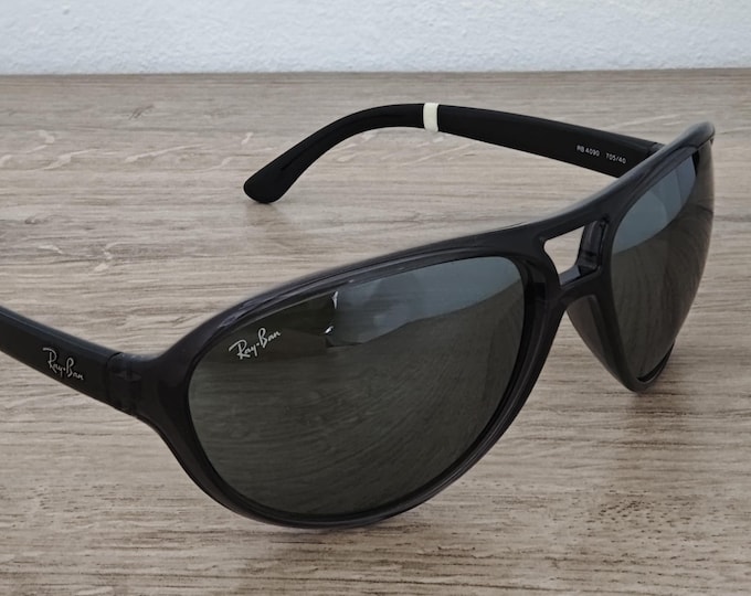 Ray-Ban RB 4090 Aviator Sunglasses Made in Italy - NOS - Discontinued Model