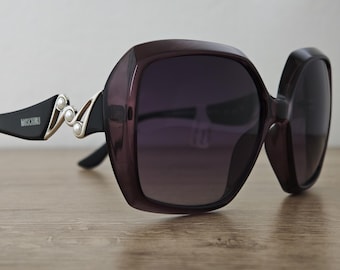 Moschino Oversized Sunglasses – MO600-01, Faux Pearl Detail, Made in Italy