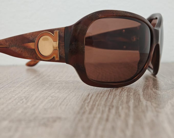 Salvatore Ferragamo 2105 Women's Amber Brown Sunglasses Made in Italy