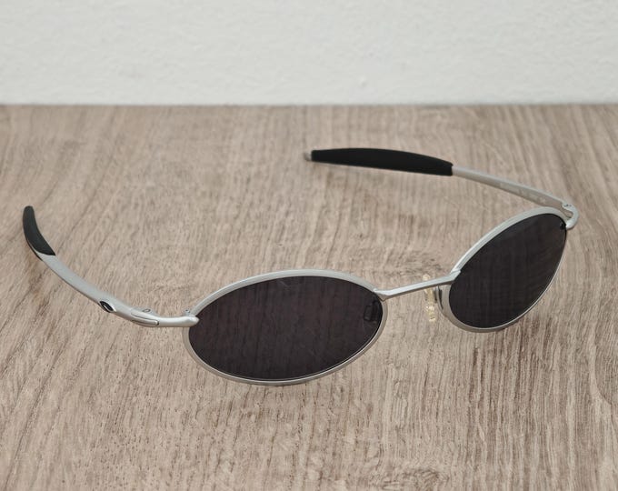 Vintage Smith Optics Bluesman Sunglasses – Matte Silver Oval Metal (Y2K)