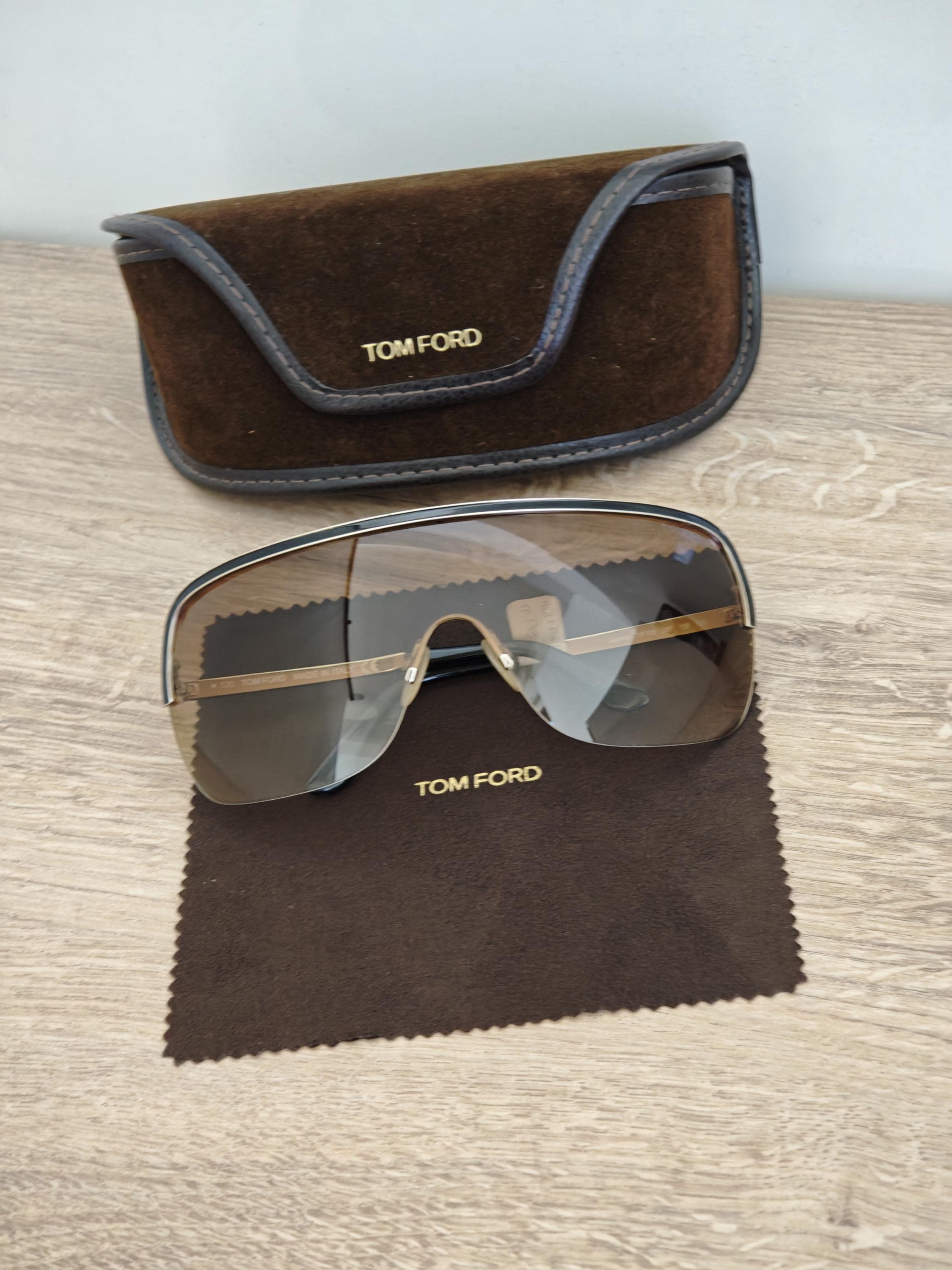 Tom Ford Gianna VINTAGE Sheild Sunglasses New TOM FORD TF609 01C Gianna-02 54mm Black Oversized  main image 3