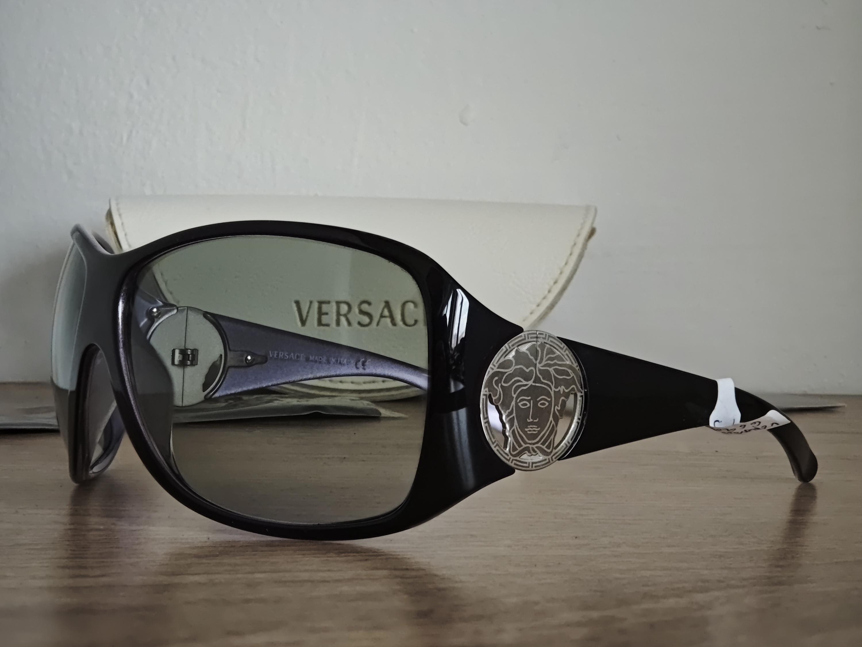 Versace Pink Studded Square Mod 4068 Pre-loved Versace 4068-B Sunglasses - £40 main image 2