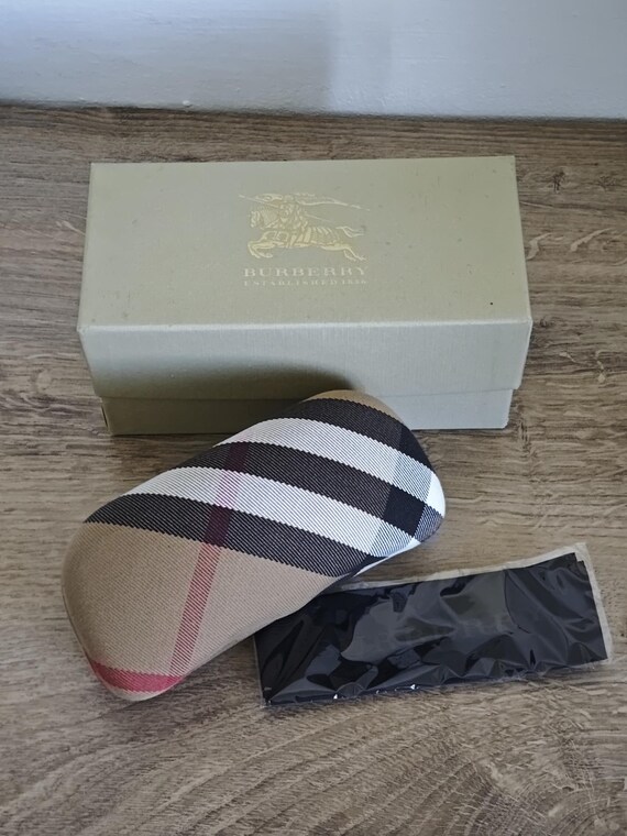 BURBERRY B4048 Gradient Brown Sunglasses - Tortoise  display picture 2