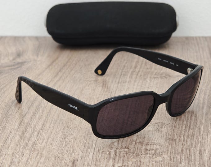 CHANEL 5010 Square Black Sunglasses Made in Italy - Y2K