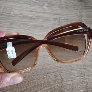 Gafas de sol VERSACE 4114 de gran tamaño con diseño de llave griega para mujer, fabricadas en Italia - NOS - c. 2000 imagen 7