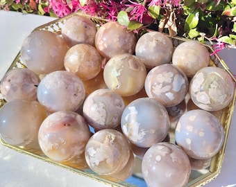 Lote de 1 libra de esferas de ágata flor mediana / ágata flor de cerezo sakura al por mayor / cristal natural a granel / energía curativa reiki