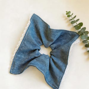 Handledning för återvunnen denim-scrunchie – Zero Waste Scrap Buster Sy DIY – Present till hennes mamma