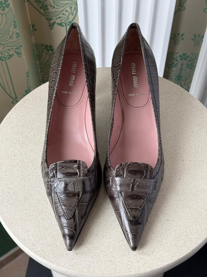 Vintage Miu Miu Croc Embossed Leather Pointed Toe Heels Pumps Grey Size 39.5 image 4