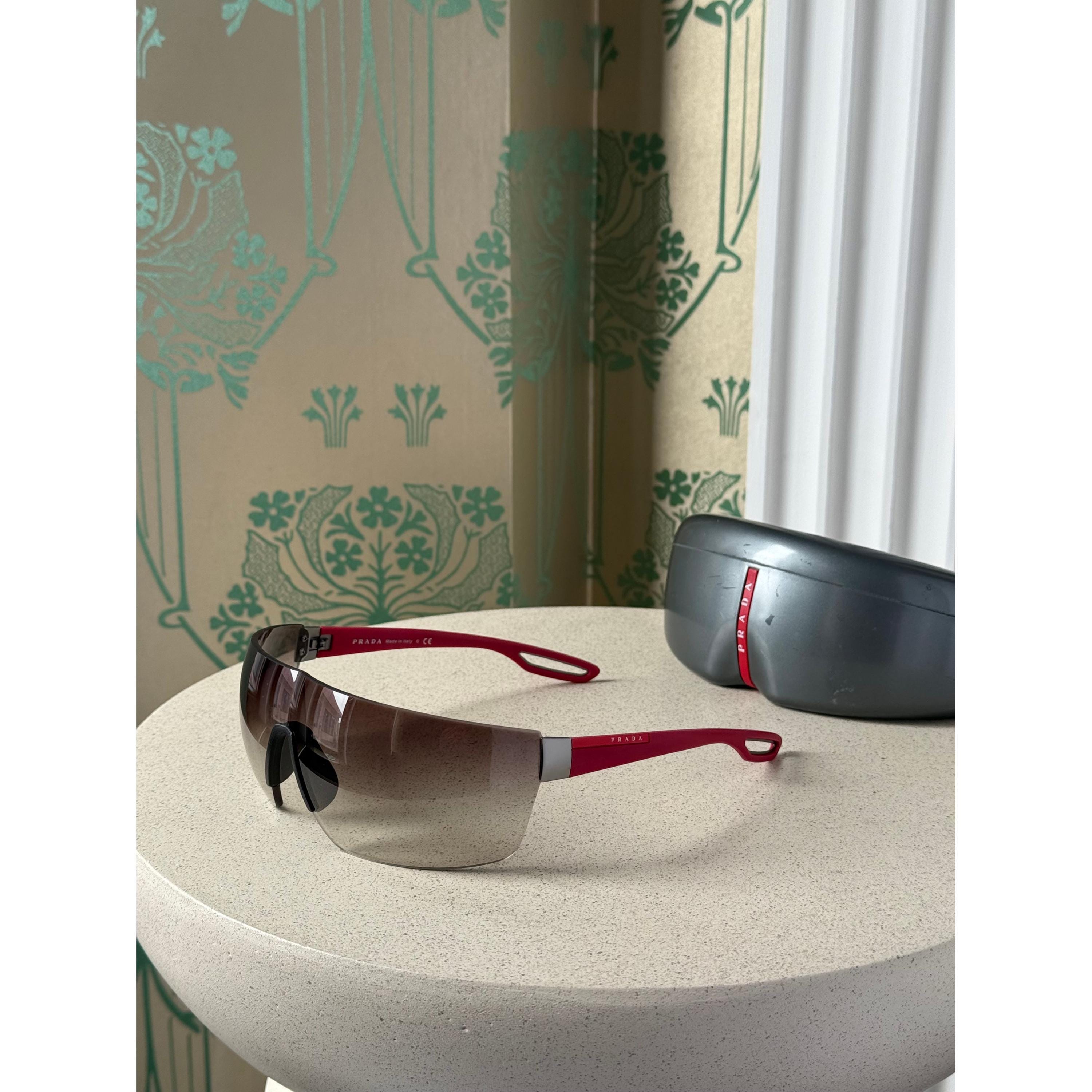 PRADA プラダ サングラス レディース メンズ クリアレッド系 Vintage Prada Sport Red Linea Rossa Shield Mask Sunglasses SPS01Q