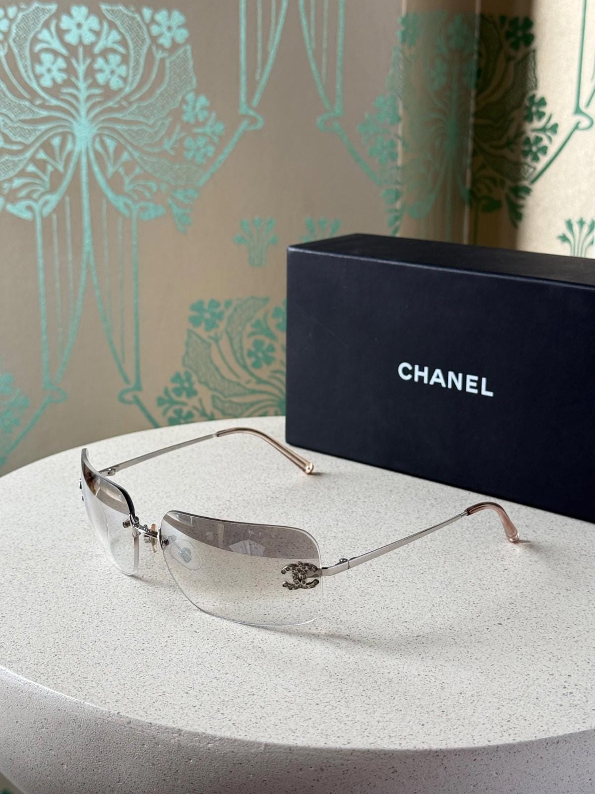 小物 CHANEL linestone half rim sunglasses Chanel 4054H 231 7A – Vintage Frames Company
