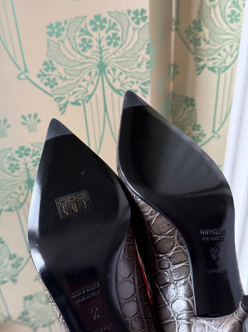 Vintage Miu Miu Croc Embossed Leather Pointed Toe Heels Pumps Grey Size 39.5 image 11
