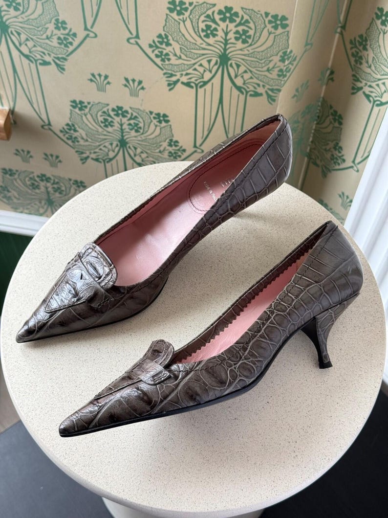 Vintage Miu Miu Croc Embossed Leather Pointed Toe Heels Pumps Grey Size 39.5 image 2