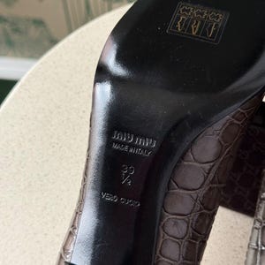 Vintage Miu Miu Croc Embossed Leather Pointed Toe Heels Pumps Grey Size 39.5 image 9