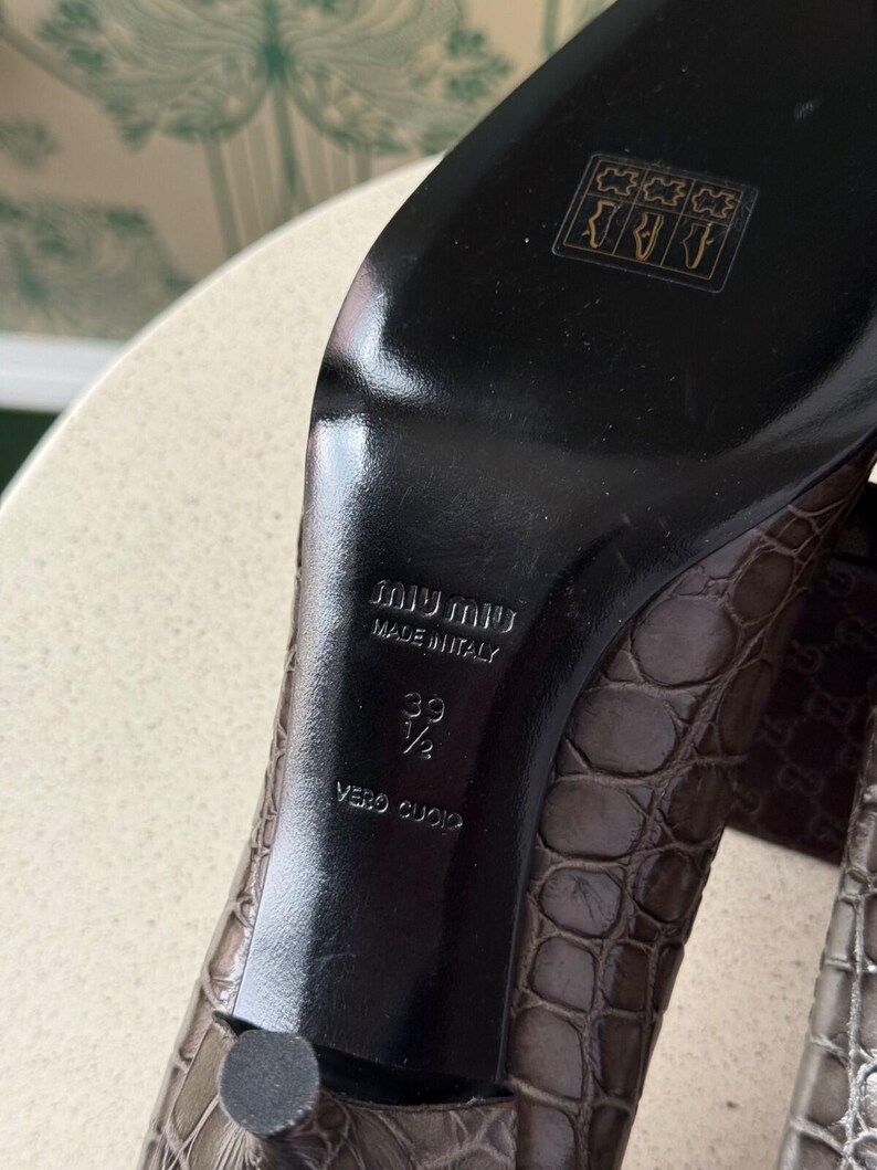 Vintage Miu Miu Croc Embossed Leather Pointed Toe Heels Pumps Grey Size 39.5 image 9
