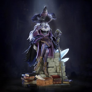 Peut inclure: Statue détaillée d'une sorcière aux longs cheveux blancs, portant un grand chapeau noir et une robe violette. Elle est assise sur une structure en pierre, tenant un bâton, avec des livres et une boîte en bois à ses pieds. Thème fantastique.