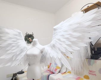 Electric 2-Wing White Angel Fairy Wings with Faux Feathers & Pearl Cotton – Cosplay, Wedding, and Performance Accessory
