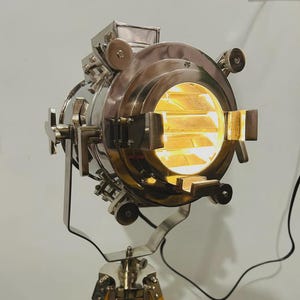 Handgemachte Chrom Dreibein Stehlampe - Vintage Nautische Scheinwerfer