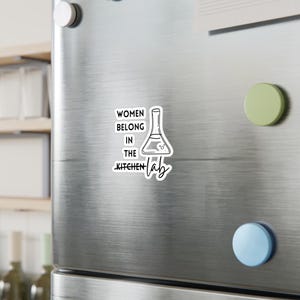 Women Belong in the Lab Decal - Water, Scratch, and UV Resistant Vinyl Sticker 画像 3