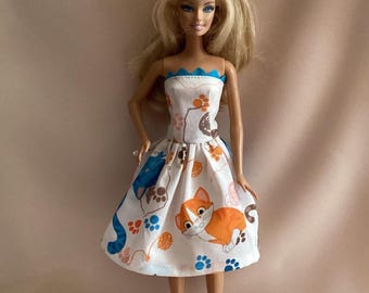 A Fashion Cat Toy from 00S: Nostalgic Fun for Your Feline Friend