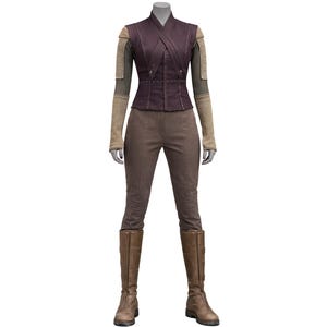 Puede incluir: Un conjunto completo en un maniquí. El conjunto incluye un chaleco burdeos oscuro con un diseño entrecruzado, pantalones marrones y botas altas marrones. Las mangas son de color beige y marrón. El conjunto se muestra sobre un fondo blanco.