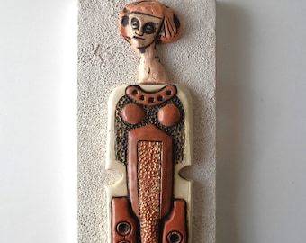 Figurative Keramikwandkunst - 3D handgefertigte Reliefskulptur Wanddekoration